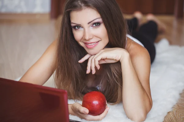 Retrato de hermosa chica — Foto de Stock