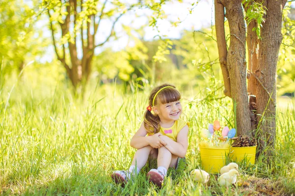 Little girl with chickens — Stock Photo, Image