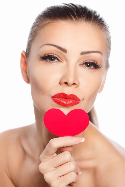 Portrait of Beautiful gorgeous smiling woman with glamour bright makeup and red heart in hand — Stock Photo, Image