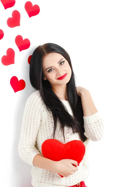 Retrato de amor y San Valentín mujer sosteniendo el corazón sonriendo —  Fotos de Stock