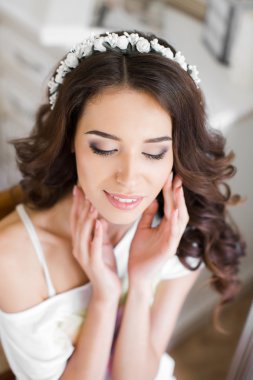 güzel genç gelin düğün makyaj ve saç
