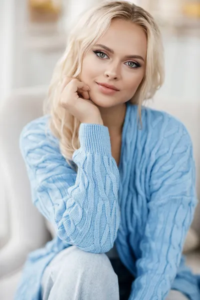 Young beautiful blond woman portrait indoor — Stock Photo, Image