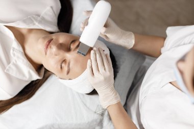 Kozmetik bilimi. Güzel kadın. Orta yaş yakın plan.