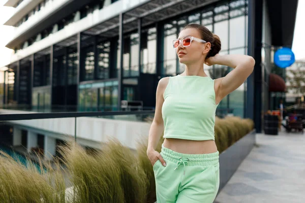 Mujer Atractiva Sungla Foto Alta Calidad —  Fotos de Stock