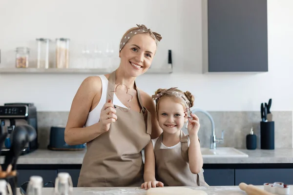 Mother Daughter Cooking Baking Kitchen High Quality Photo — Stok fotoğraf