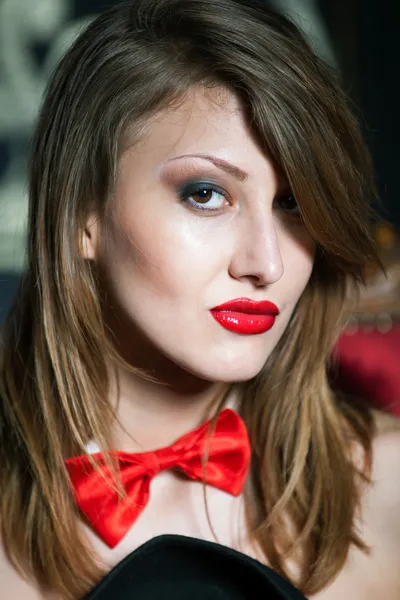 Zblízka portrétní sexy dívka s červenými rty — Stock fotografie