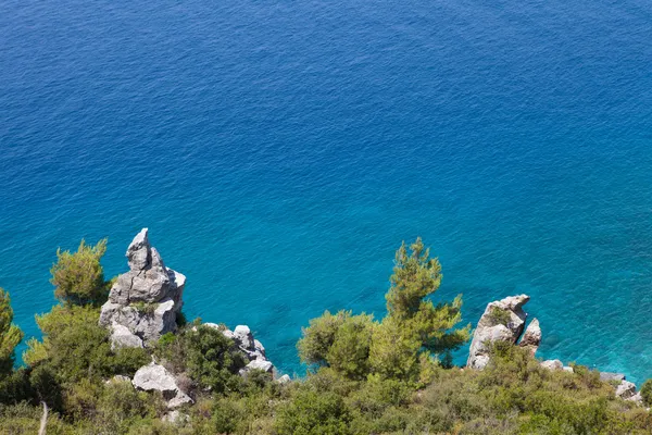 Paesaggio selvaggio sul mare — Foto Stock