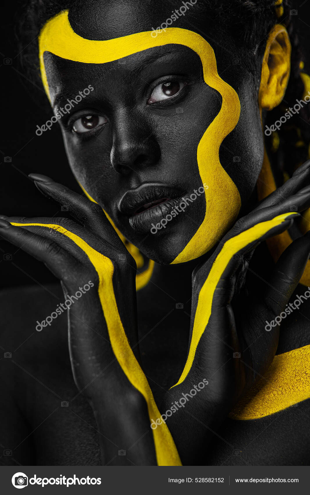 Black and Gold Face Paint · Free Stock Photo