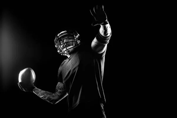 American Football Spieler Auf Schwarzem Hintergrund Mit Kopierraum — Stockfoto