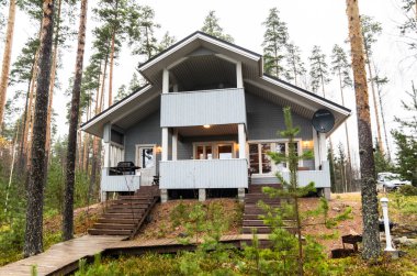 sonbahar orman evinde