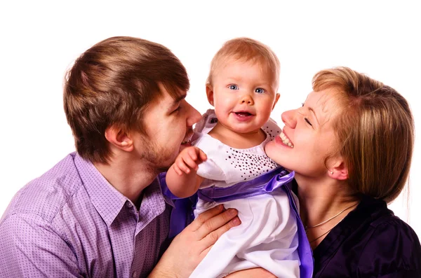 赤ちゃんを持つ幸せな家族 — ストック写真