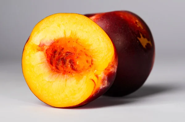 Ripe peaches — Stock Photo, Image