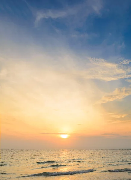 Bewolkt zeegezicht — Stockfoto