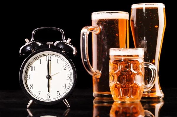 Time to drink beer — Stock Photo, Image