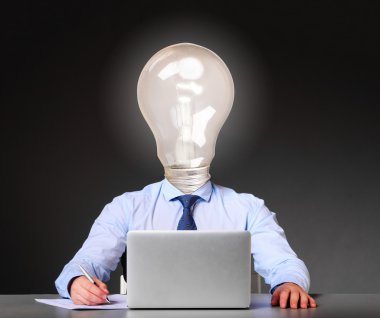 ampul yerine kafasını ile işadamı