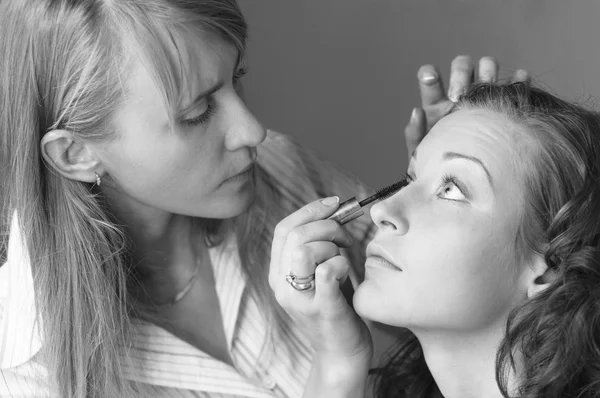 Toepassing van cosmetische — Stockfoto