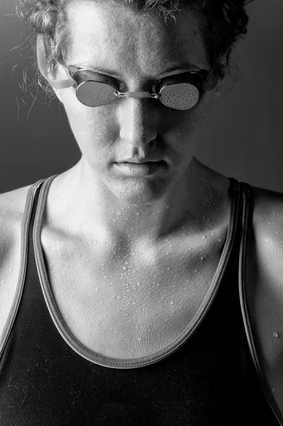 Concentrated woman swimmer — Stock Photo, Image