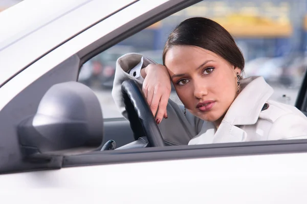 Mulher no carro — Fotografia de Stock