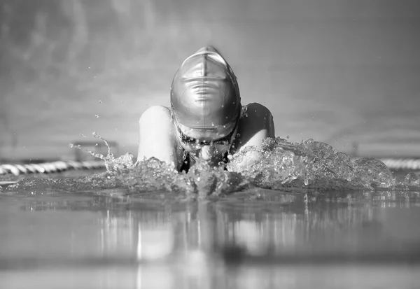 Brustschwimmen — Stockfoto