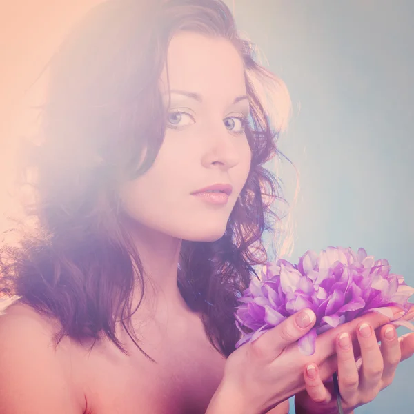 Woman with flower — Stock Photo, Image