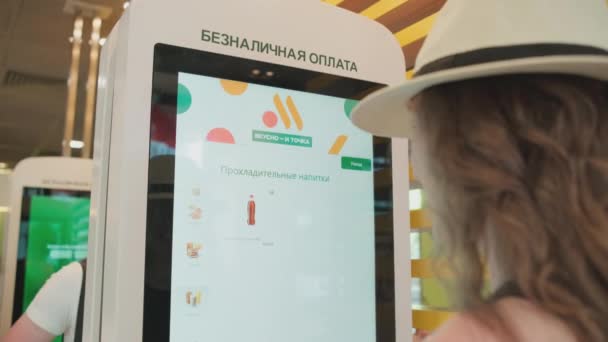 Saint Petersburg Russia June 2022 Woman Ordering Food Fast Food — Video Stock