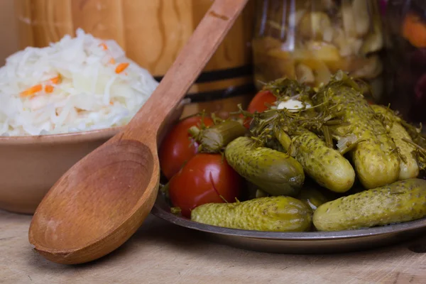 Verduras encurtidas y setas caseras — Foto de Stock