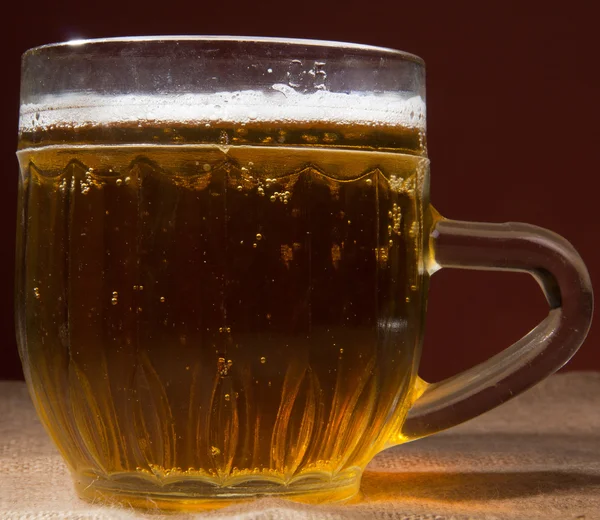 Becher mit Bier — Stockfoto