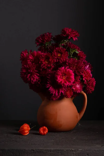 Bouquet Red Asters Ceramic Jug Dark Background — Stock Photo, Image