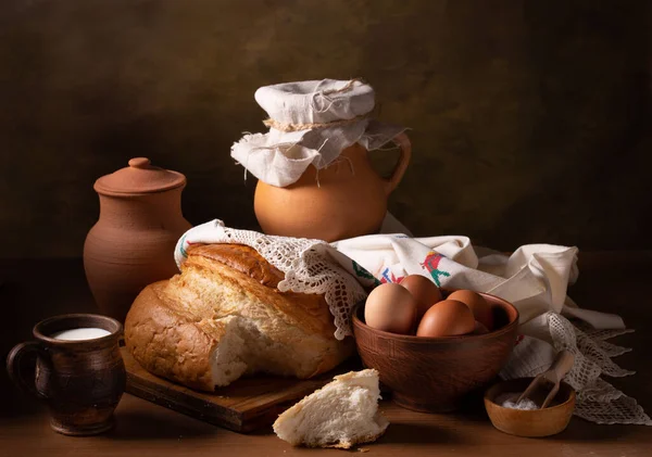 Rustic Still Life Bread Milk Ceramic Dishes — Stockfoto