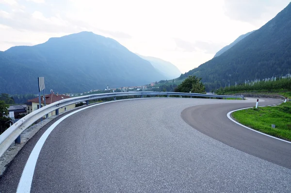 Road in the mountains — Stock Photo, Image