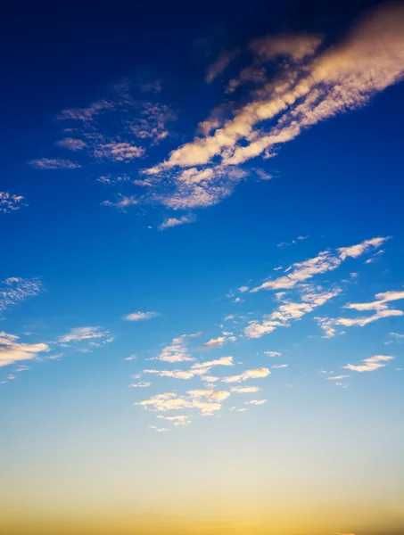 Céu fundo no nascer do sol. — Fotografia de Stock