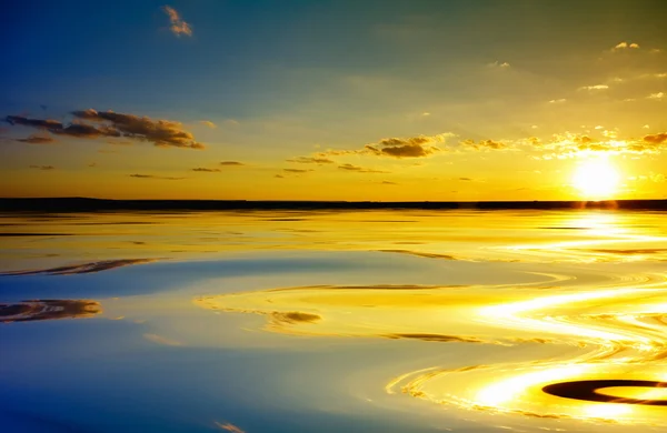 Himmelshintergrund bei Sonnenaufgang. — Stockfoto