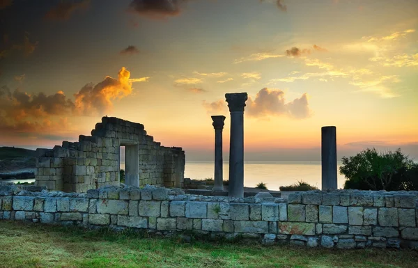 Ruins on sunset. — Stock Photo, Image