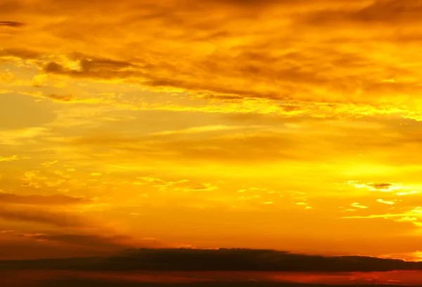 Himmel Hintergrund bei Sonnenuntergang. — Stockfoto