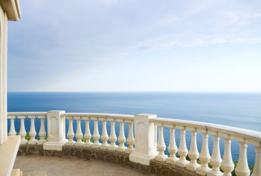 taş balkon