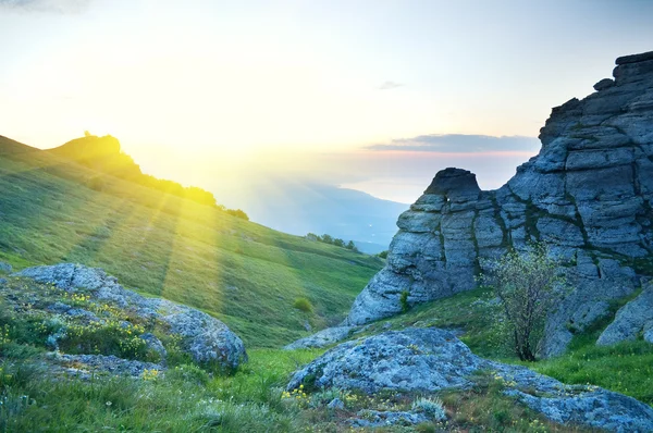 Ochtend berglandschap. — Stockfoto