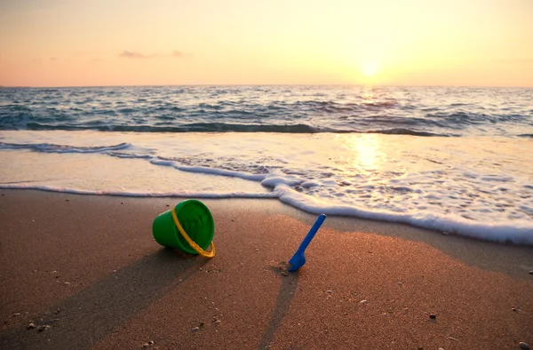 Zonsondergang en strand — Stockfoto