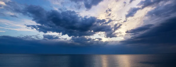 Céu dramático — Fotografia de Stock