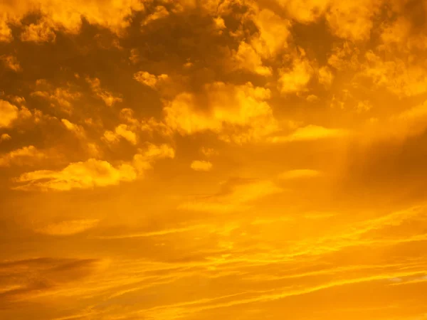劇的な夕日の空 夕焼け空の繊細な色合い — ストック写真