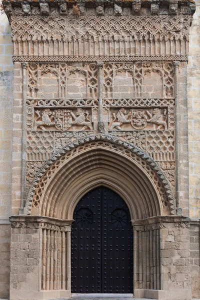 Staré dřevěné dveře kostela — Stock fotografie
