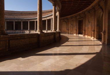 alhambra palace karl v avluda