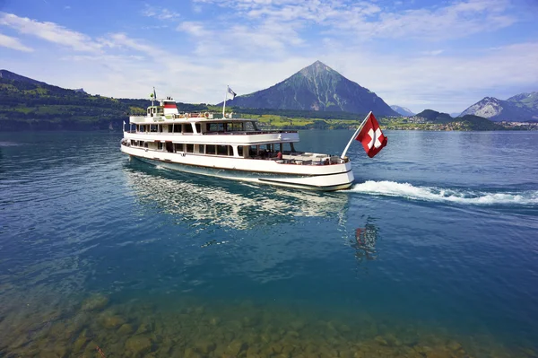 yolcu yolculuk tekne, lake thun, İsviçre