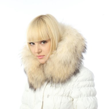 Güzel bir genç kadının portresi.