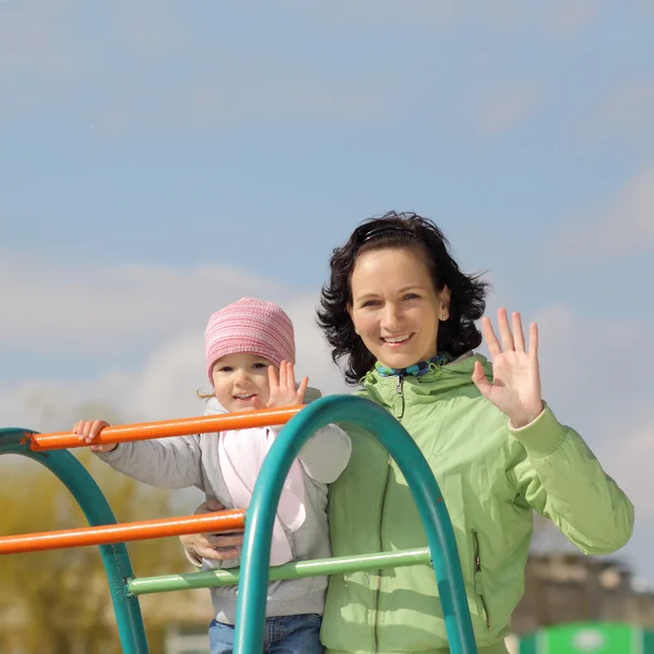 Mère et fille jouant — Photo