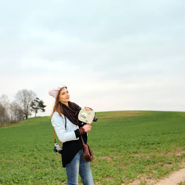 Hipster fille fait le film — Photo