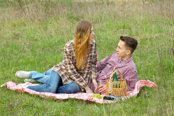 Young beautiful fashion couple — Stock Photo, Image