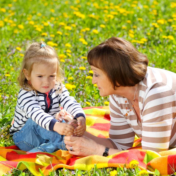 Grandmother and granddaughter — Stock Photo, Image