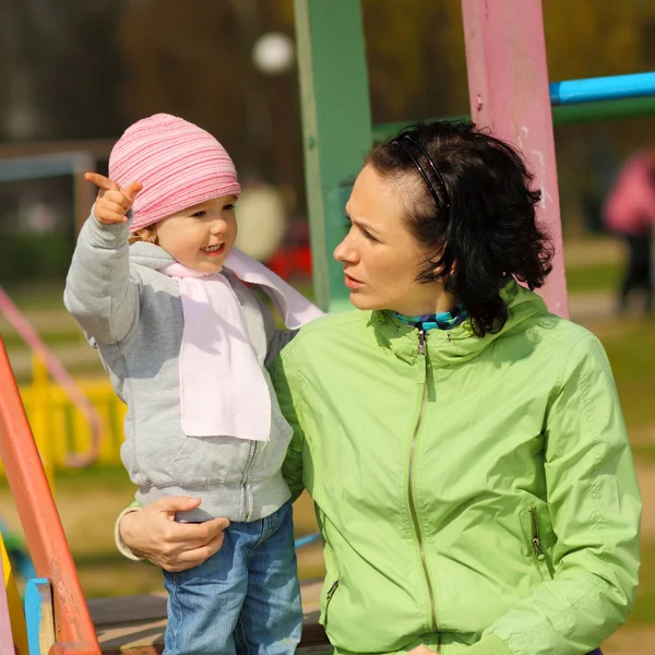 Mom and girl — Stock Photo, Image