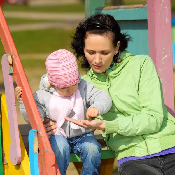 Mother and daughter — Stock Photo, Image