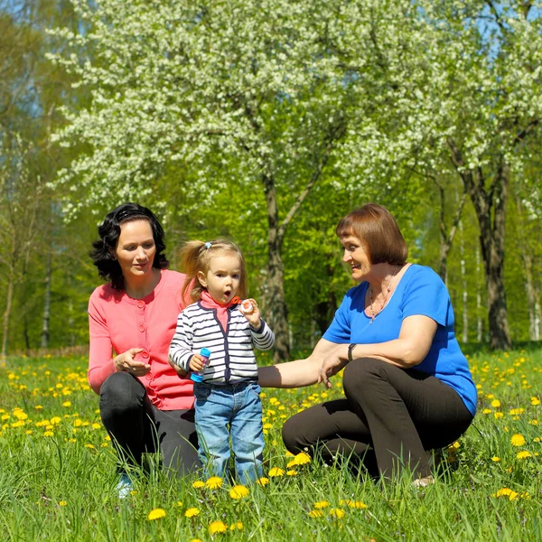 Family outdoors — Stock Photo, Image